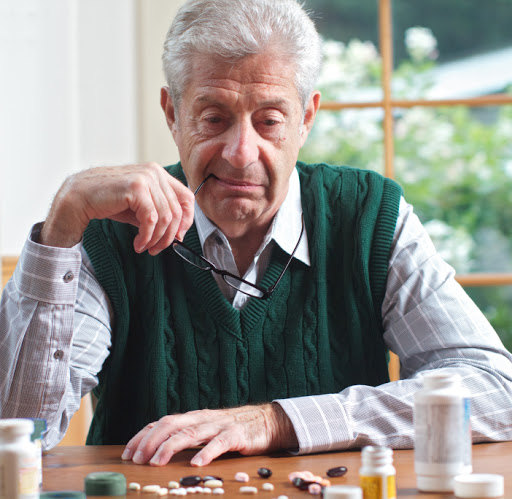 La adherencia a los medicamentos en ancianos mejora gracias a la intervención del farmacéutico